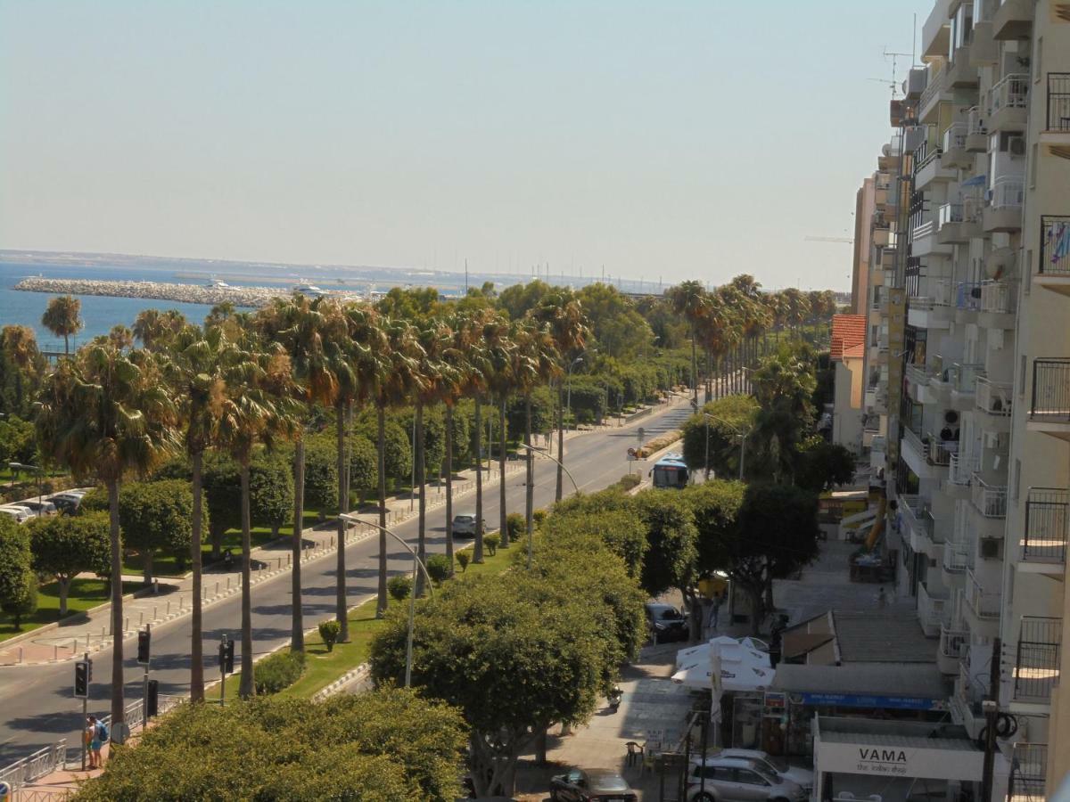 Kermia Court - Beach-Front, Modern 2 Bedroom -Sleeps 6 Limassol Luaran gambar